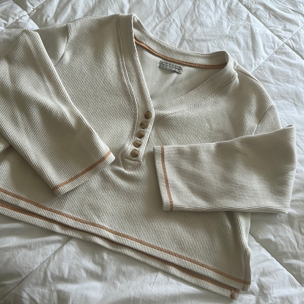 PERFECT URBAN OUTFITTERS SWEATER